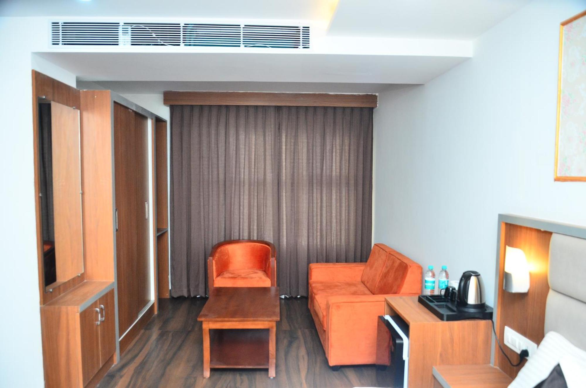 Hotel Eyrie Nest バンガロール エクステリア 写真